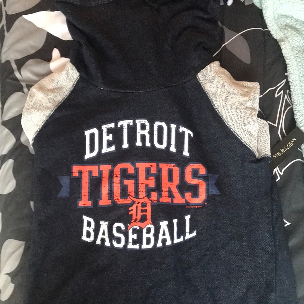 Detroit tigers sweatshirt/ hoddie